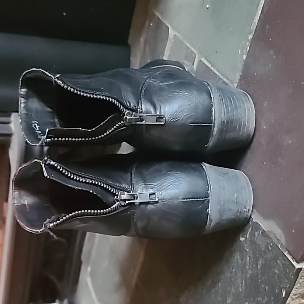 size 7 Chelsea Boot - Picture 2 of 7